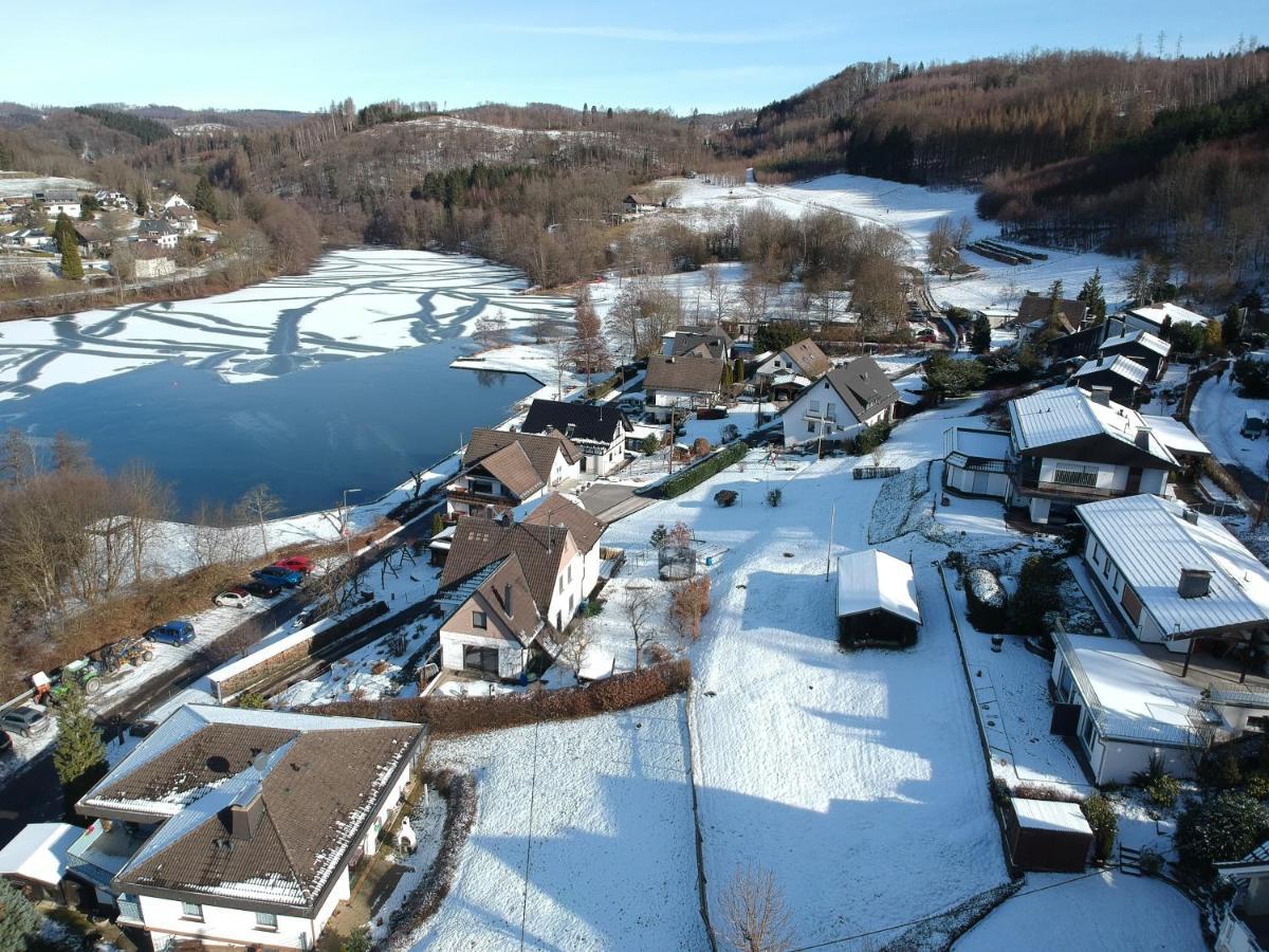 Seeblick-Ferienwohnung Im "Ferienhaus Agger-Blick" Mit Traumhafter Sonnen-Terrasse, Sauna, E-Kamin & Kajak Гуммерсбах Экстерьер фото